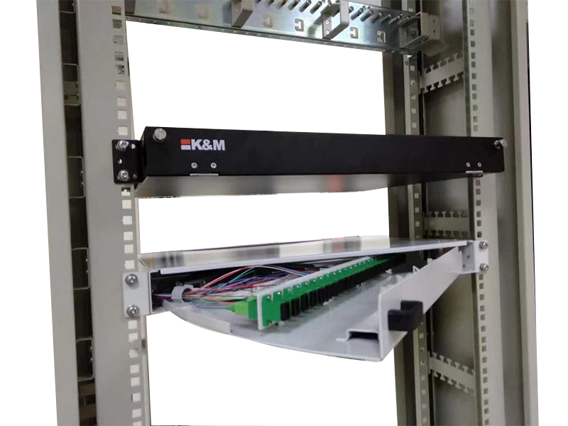 K&M_19 pouces etsi rack ouvert (2000x600x600)